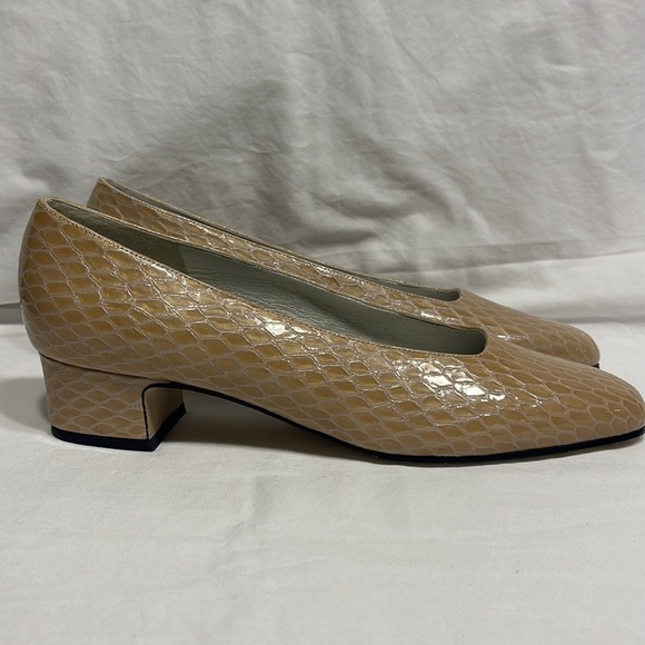 Vintage 1970’s Selly Shoes Faux Yellow Snakeskin with Block Heel Size 8.5 - Picture 5 of 10